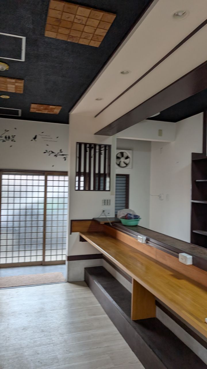 室内（カウンター）